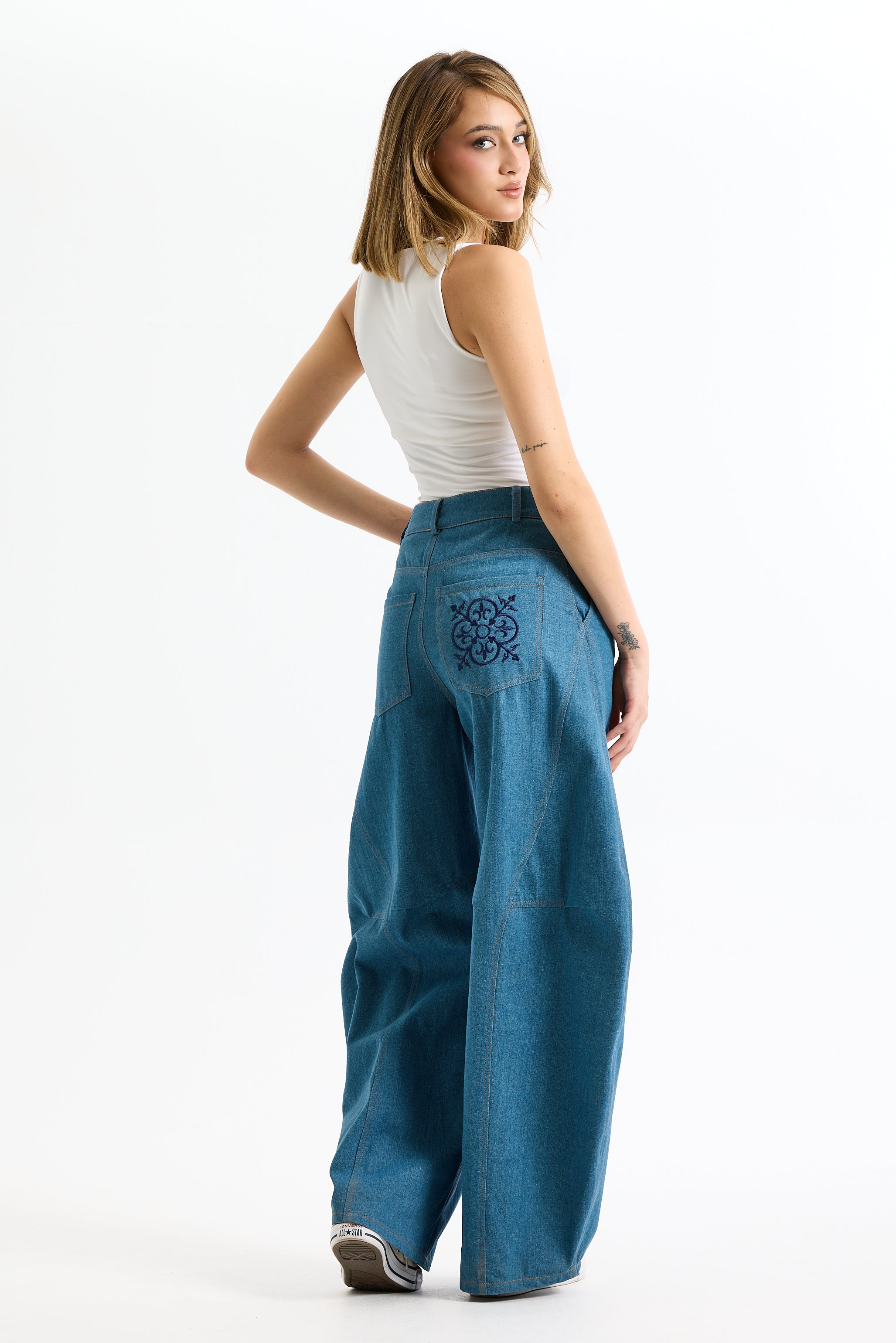 Barrel Mid Jeans