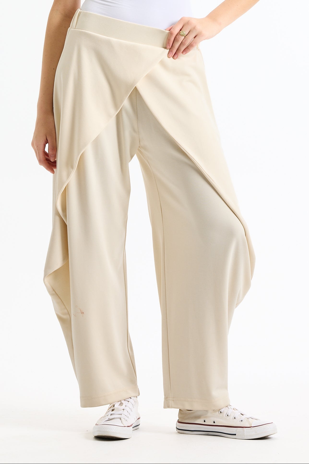 Flapped Soft Pants In Cream