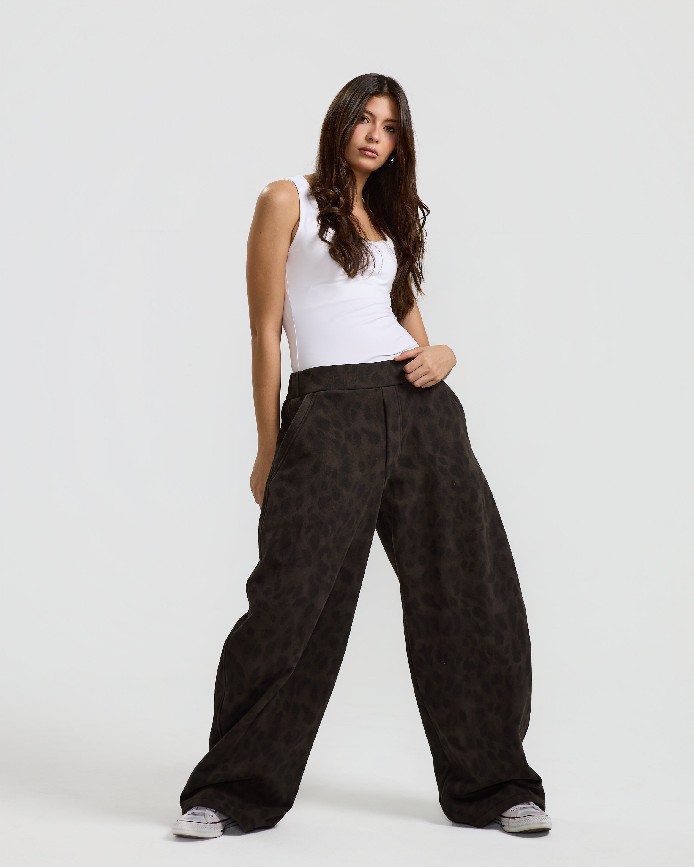 Leopard Barrel Jogger In Grey