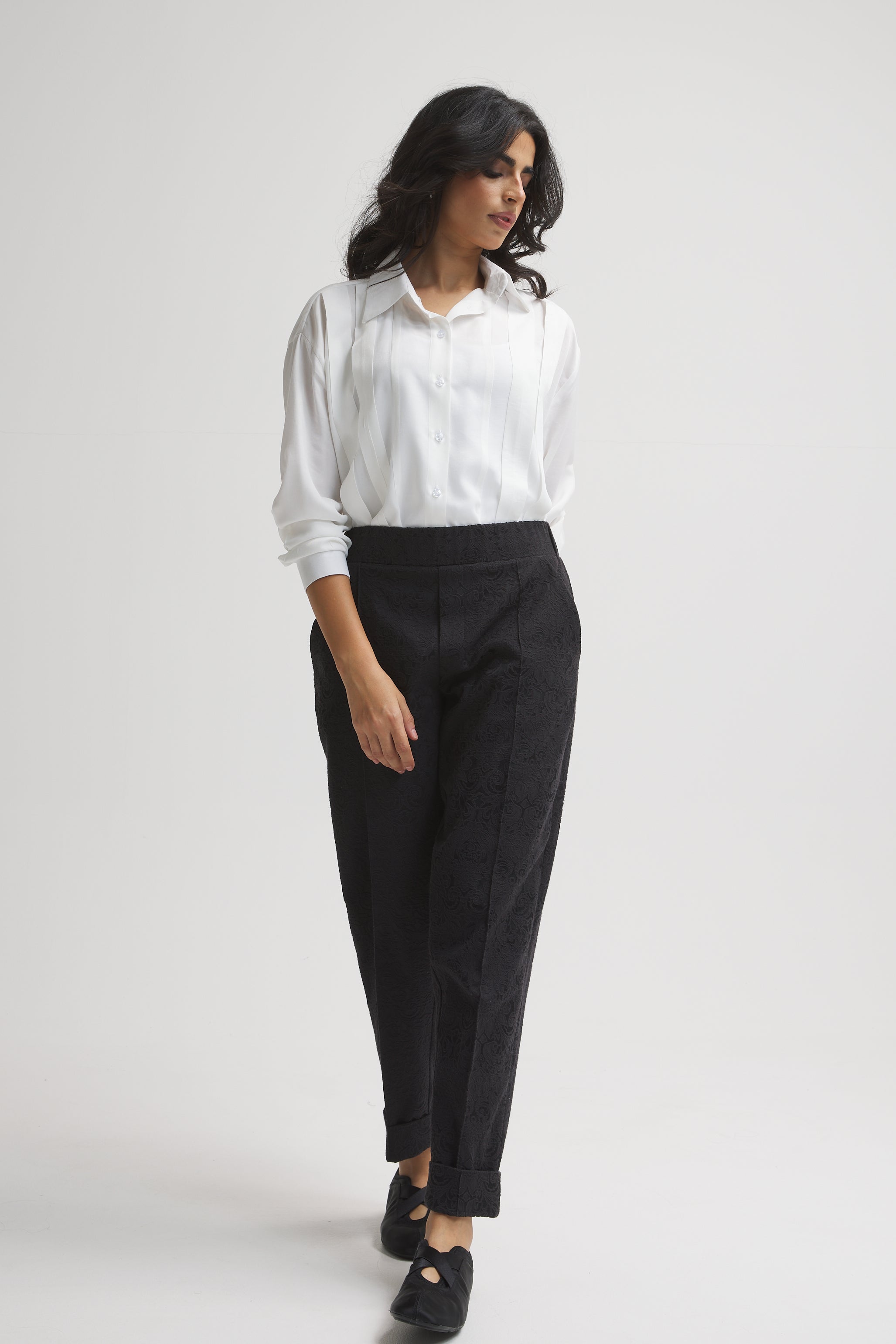 Classic Fit Elastic Waist Pants In Black