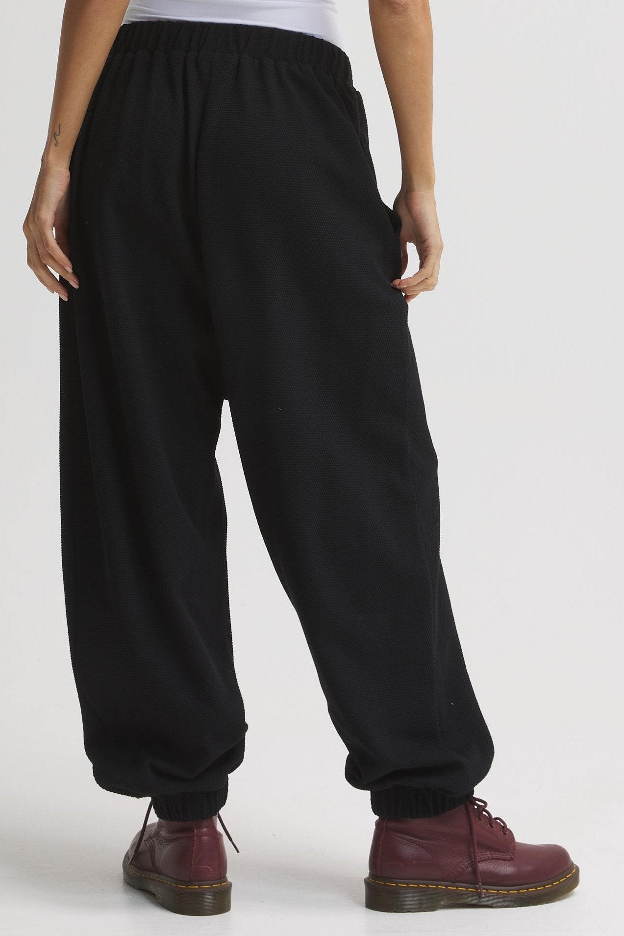 Harem Bubbly Jogger In Black