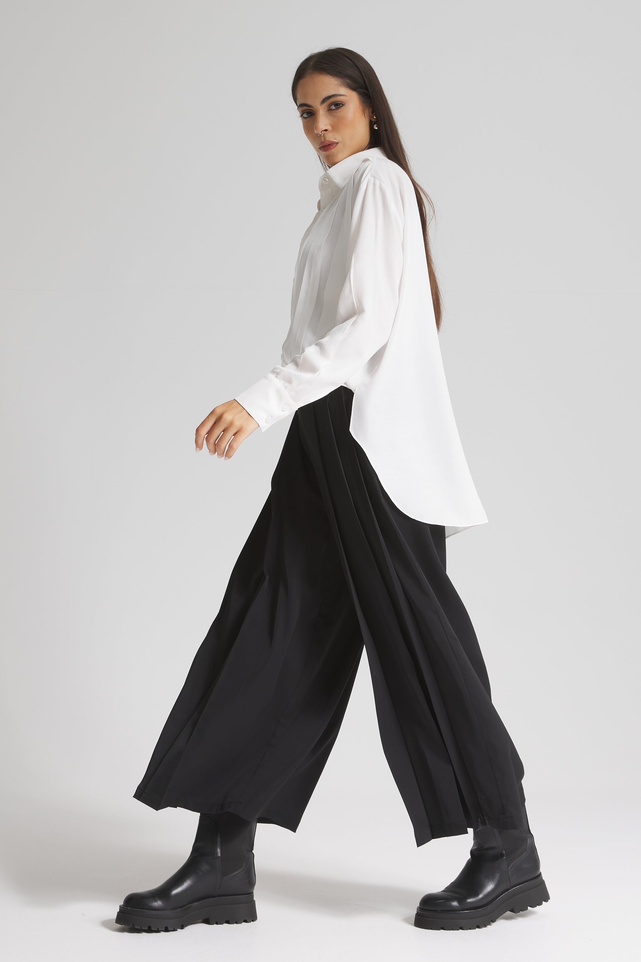 Cropped Light Wide Leg In Black