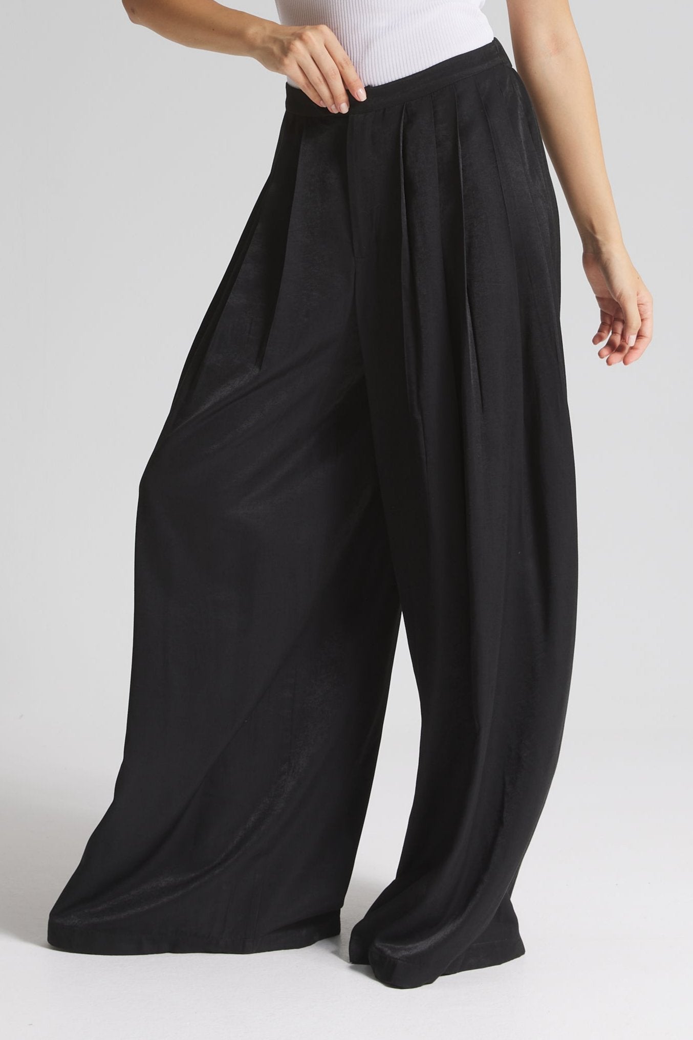 Soft Extra Wide leg In Black