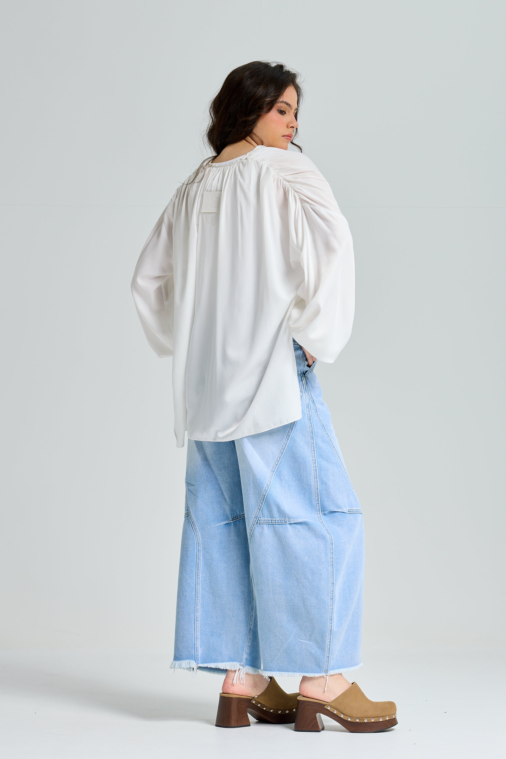 Soft Balloon Sleeves Top In White