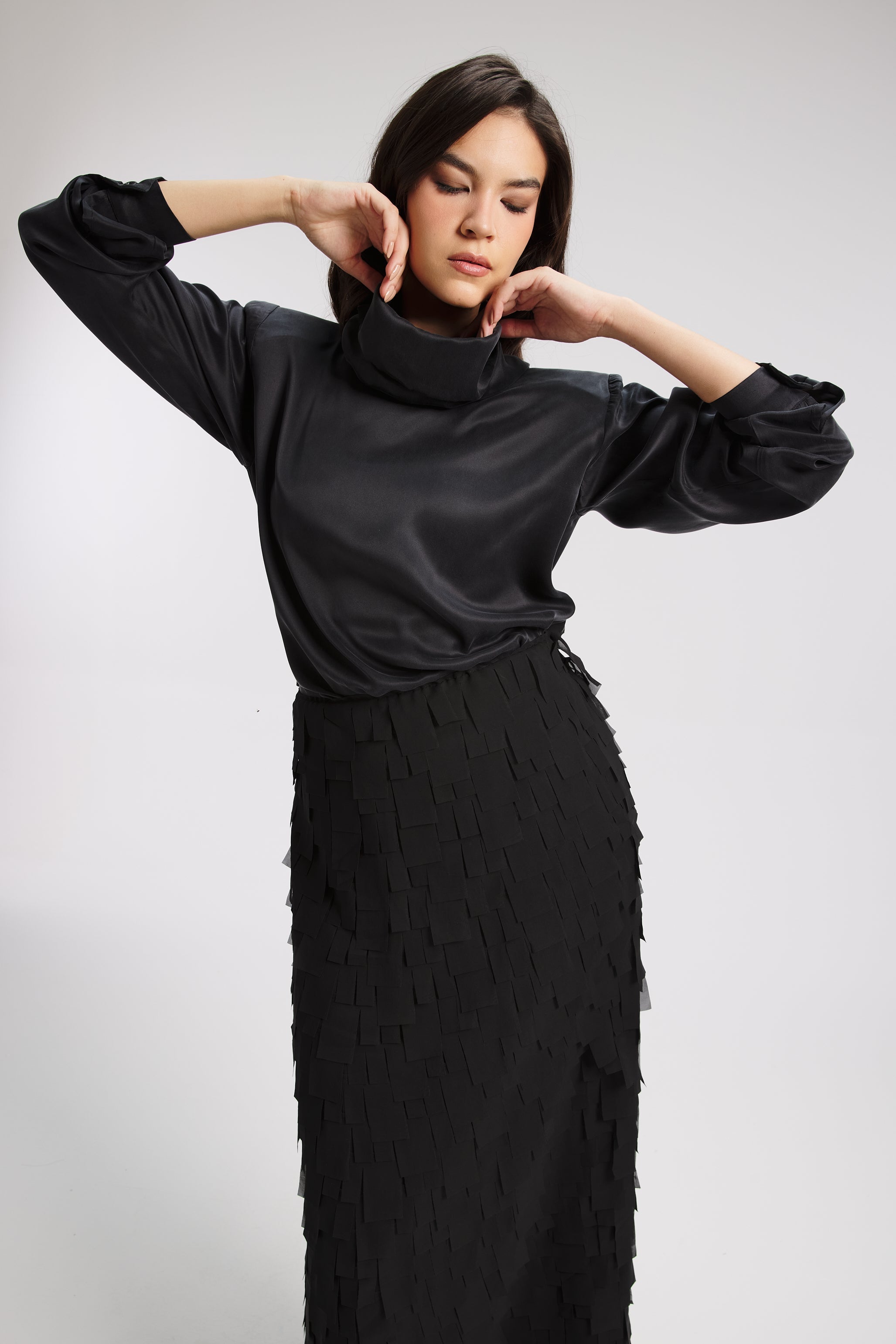 Silk High Low Top In Black