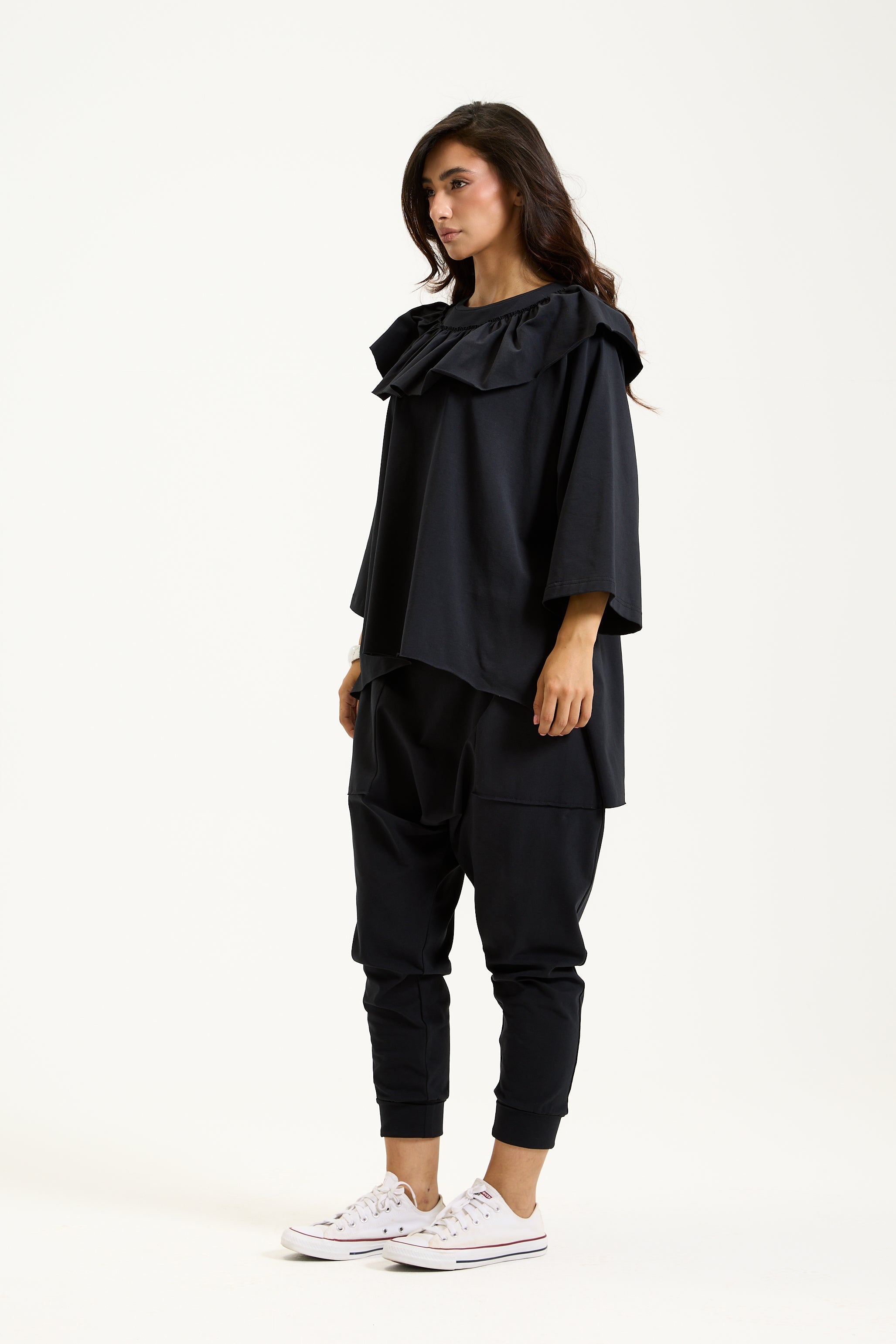 Rounded Ruffle Quarter Sleeves T-shirt