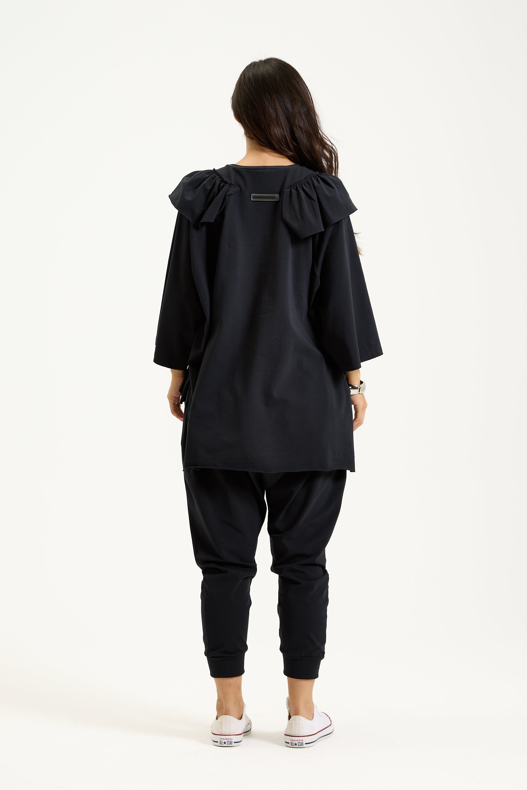 Rounded Ruffle Quarter Sleeves T-shirt