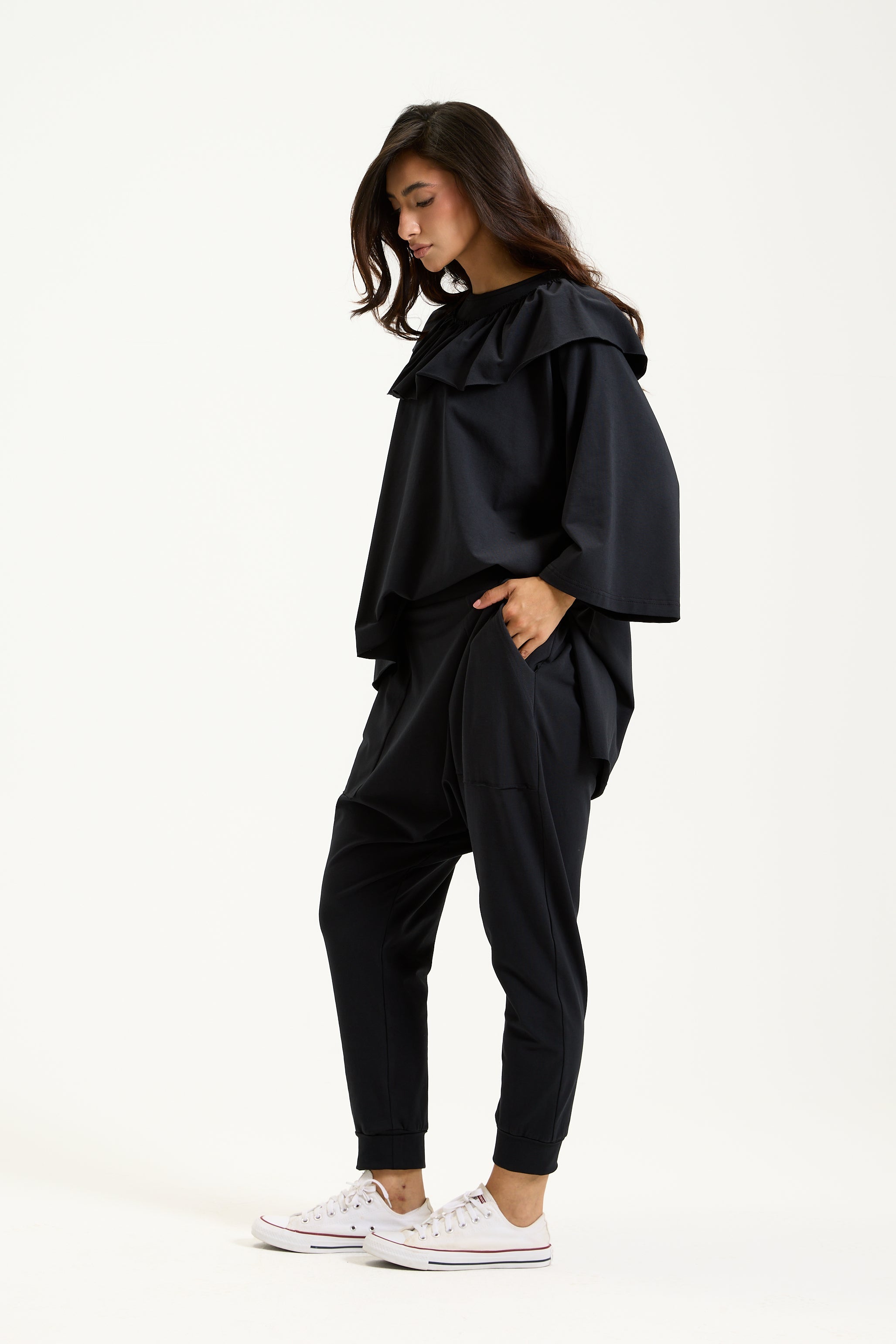 Rounded Ruffle Quarter Sleeves T-shirt