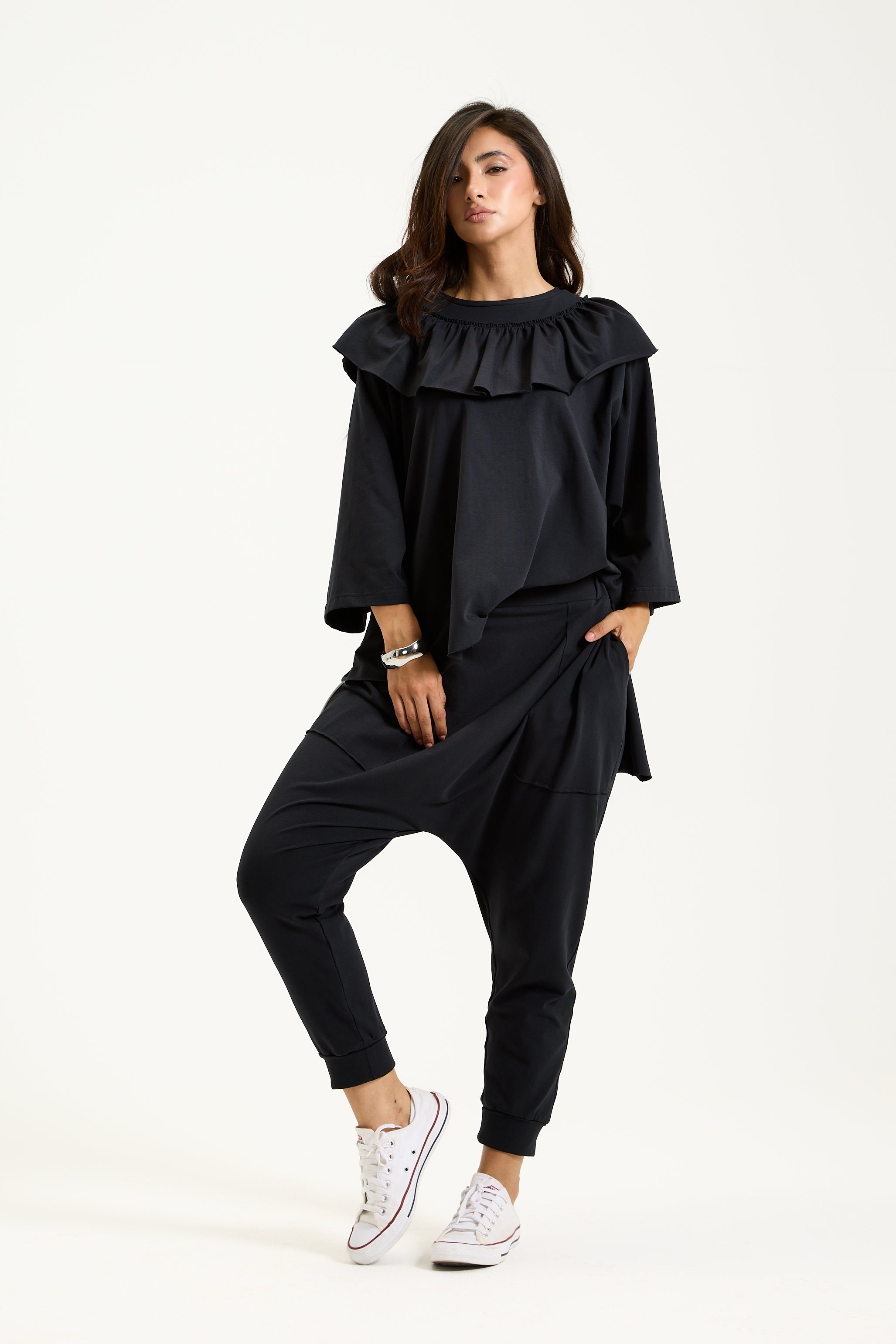 Rounded Ruffle Quarter Sleeves T-shirt