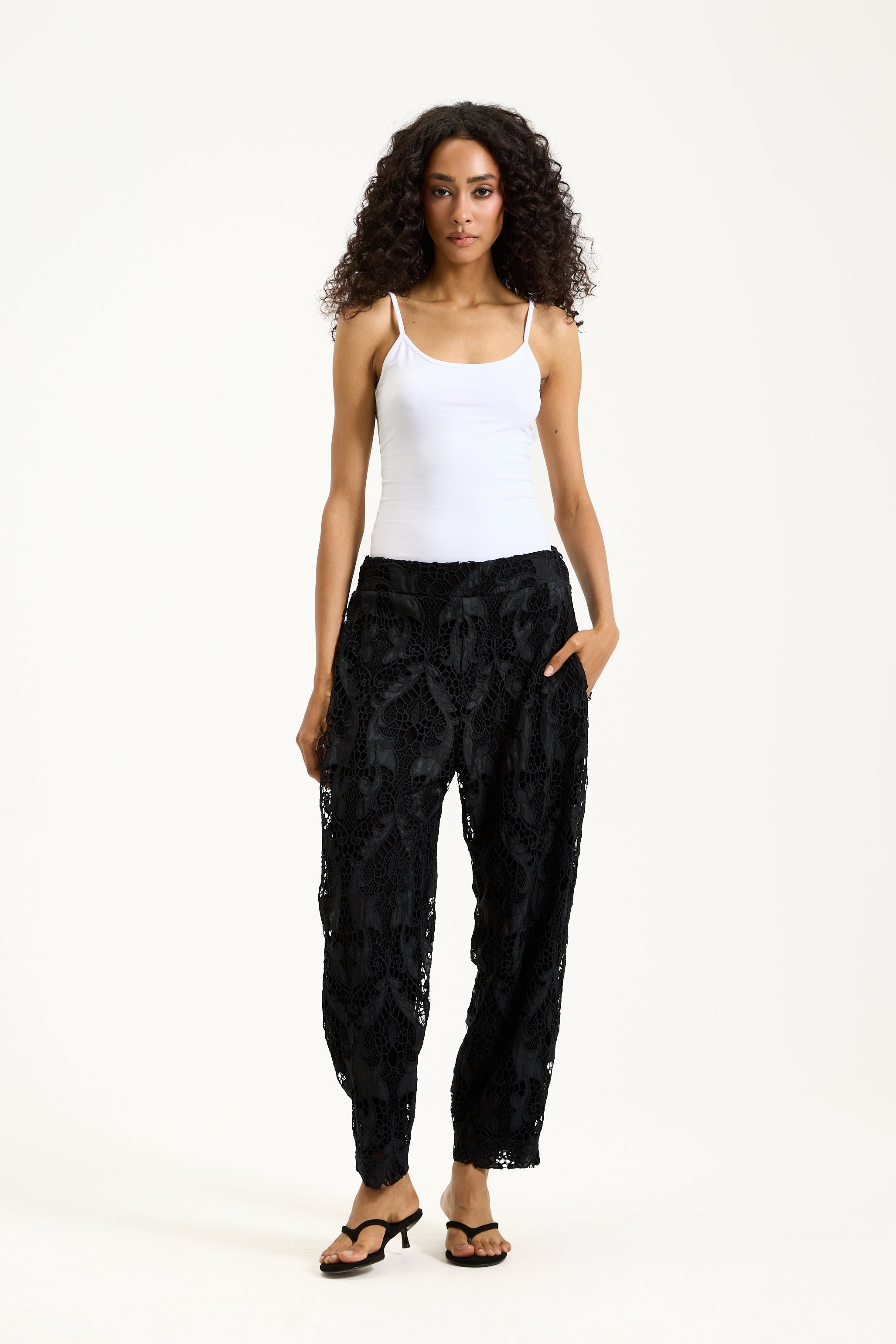 Gupuire Classic Black Pants