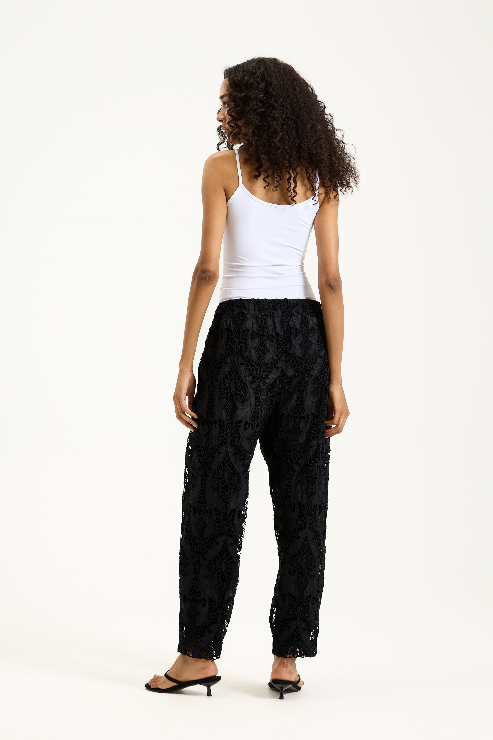 Gupuire Classic Black Pants