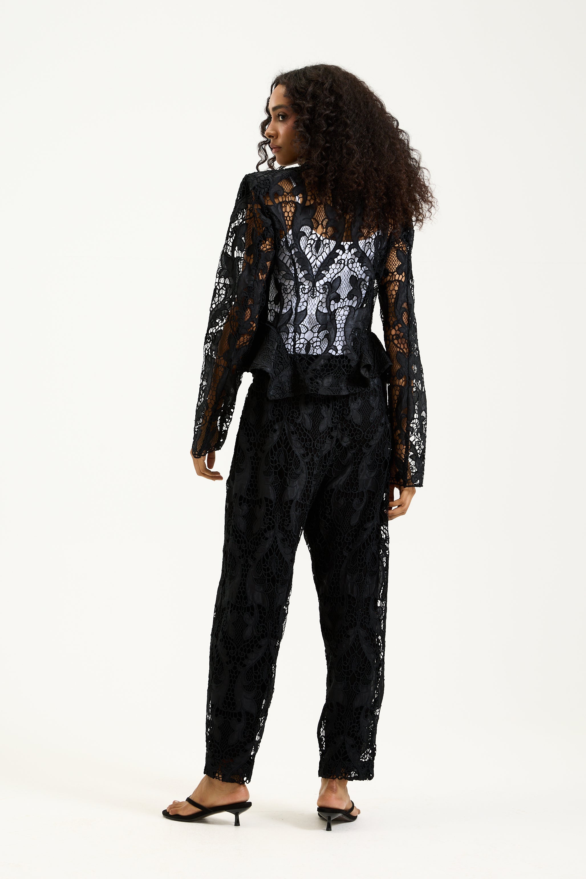 Gupuire Classic Black Pants