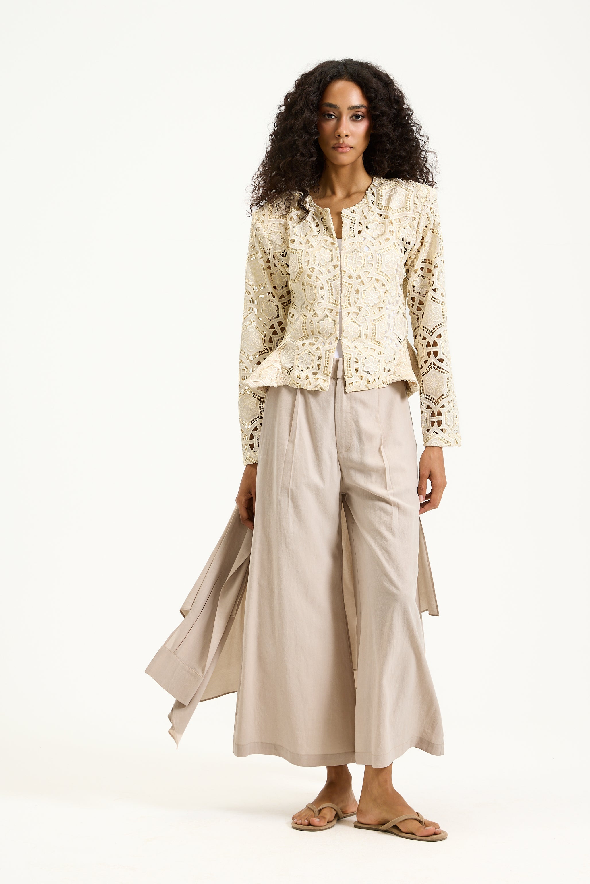 Curved sides guipure jacket Cream